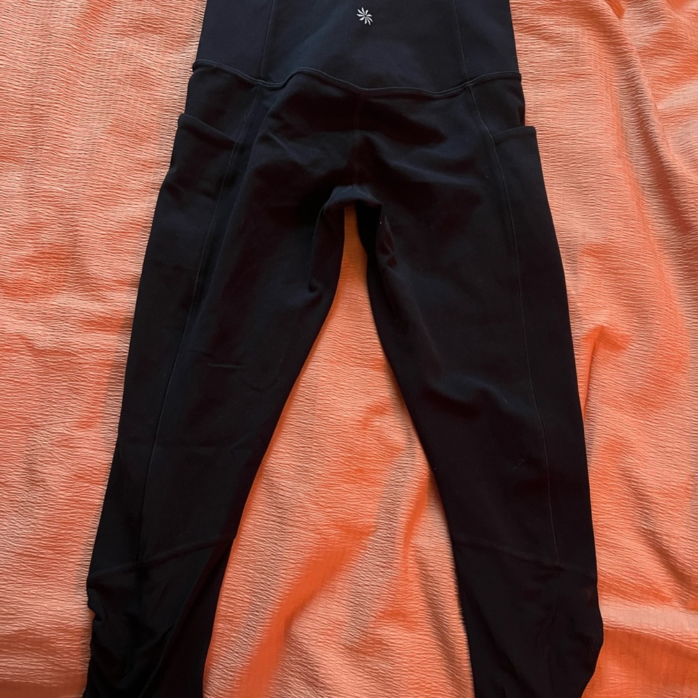 Cropped black leggings